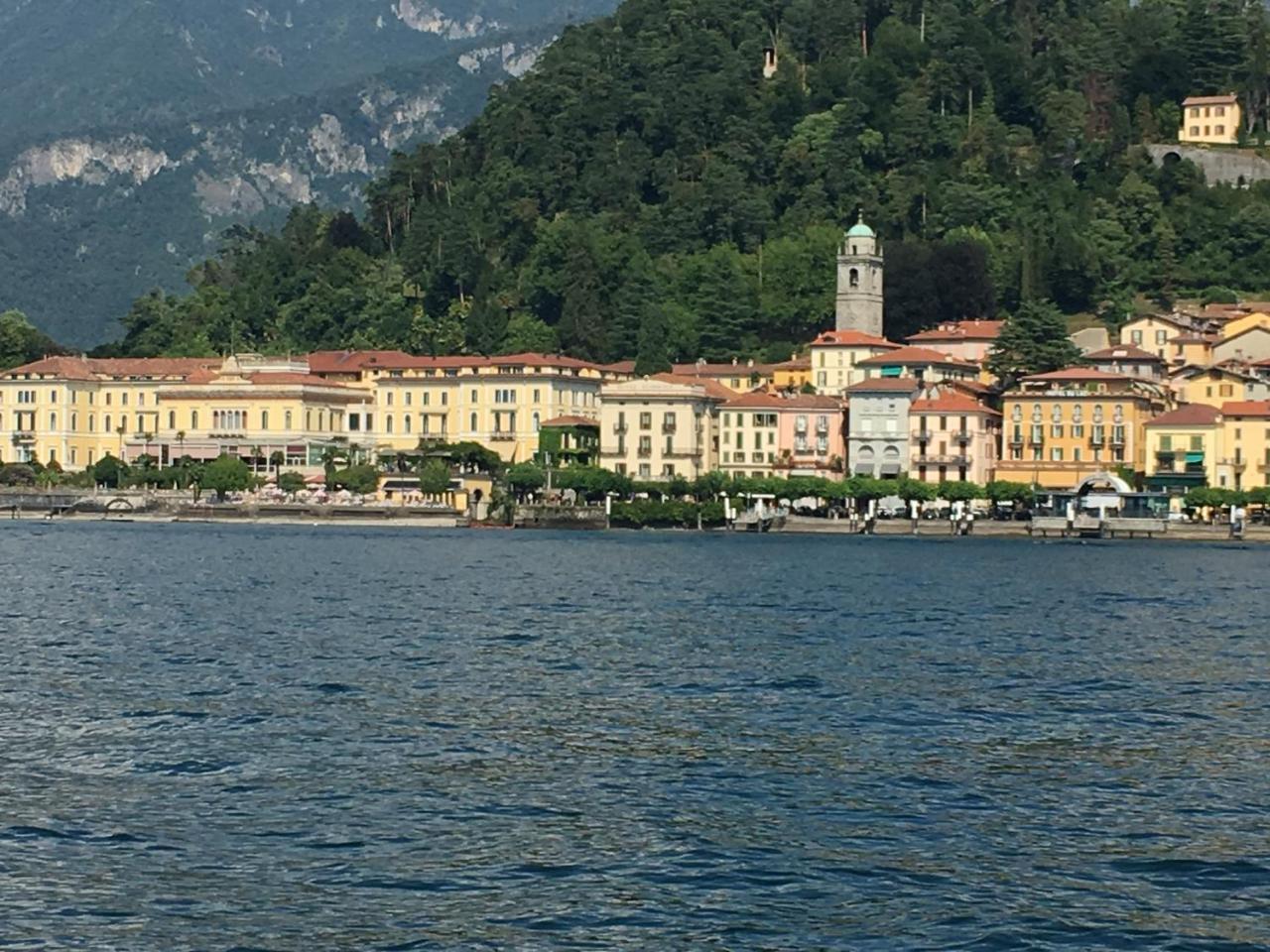 Riflessi Di Lago Dorio Extérieur photo